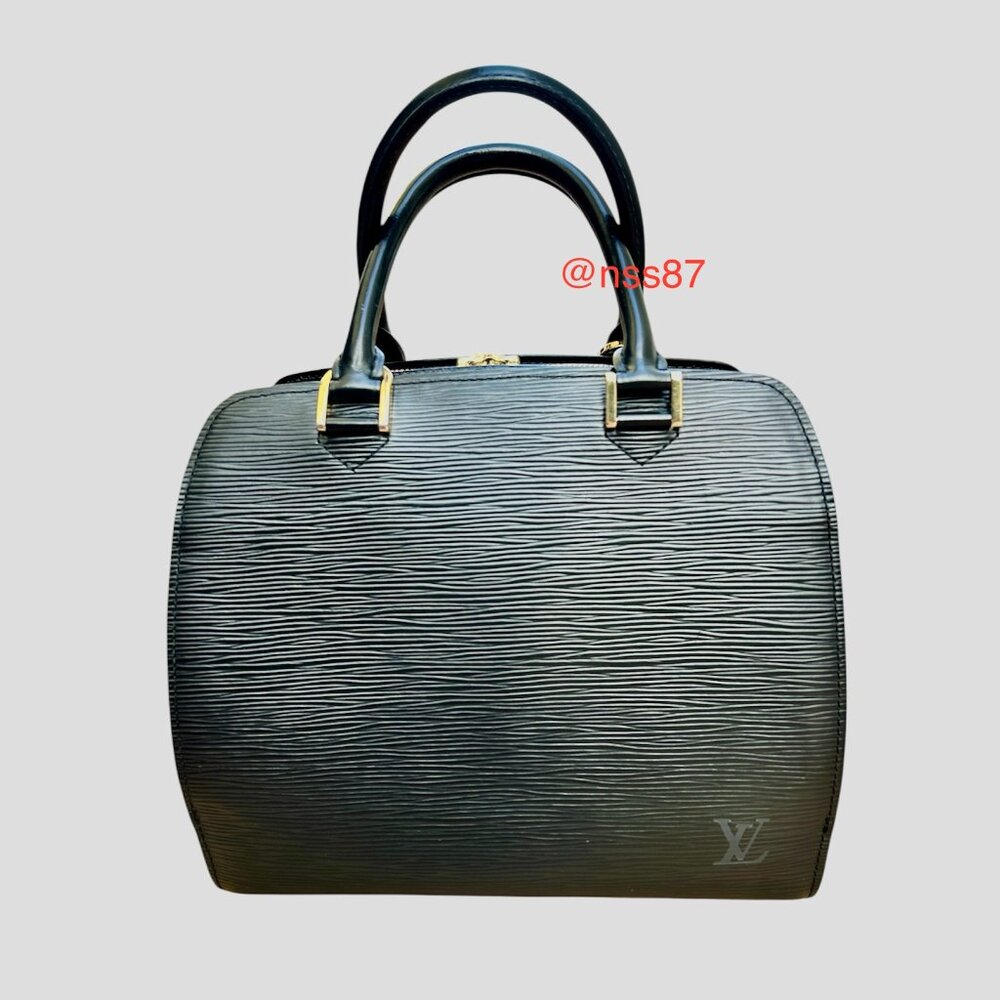 Louis Vuitton Pont-Neuf Noir Epi Leather w/ Gold Hardware M10083 AUTHENTIC